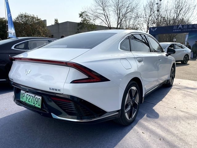 试驾超A级家轿五菱星光：亏电油耗3.98L，堪称“能耗之王”