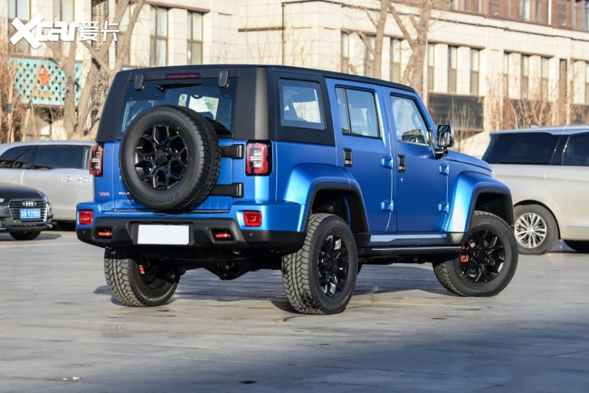 北京bj40刀锋英雄版正式上市提供3套官方改装套件