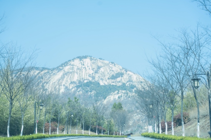山路崎岖，伊兰特靠什么“泰”然处之？