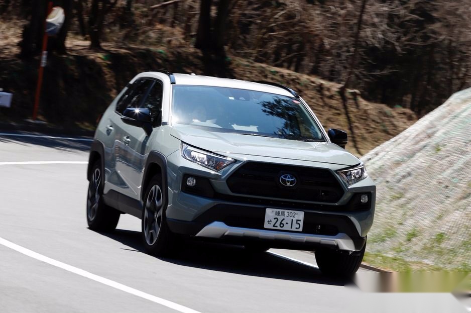 外媒评价说买到就赚到 丰田新一代RAV4全方位试驾体验