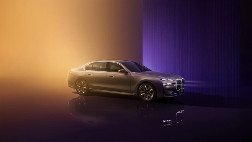 宝马的「百万级电动」教科书——创新纯电动BMW i7