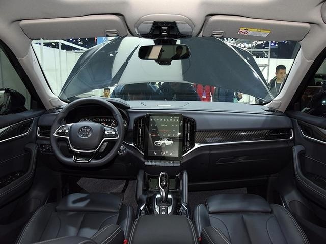 华晨中华V7 1.8T正式上市 运动版车型售价13.39万起/外观黑化处理
