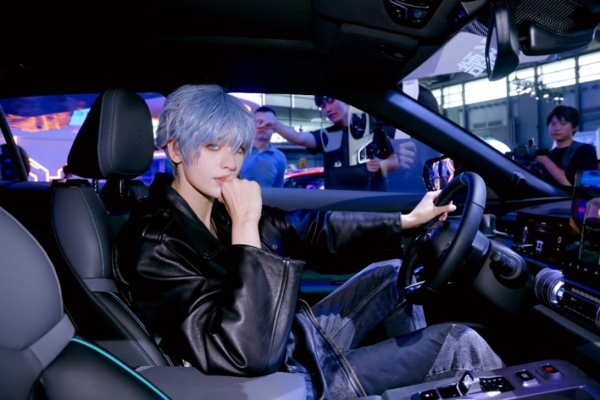 还有粉丝不知道的吗？这是卡琳娜也点赞的SUV！