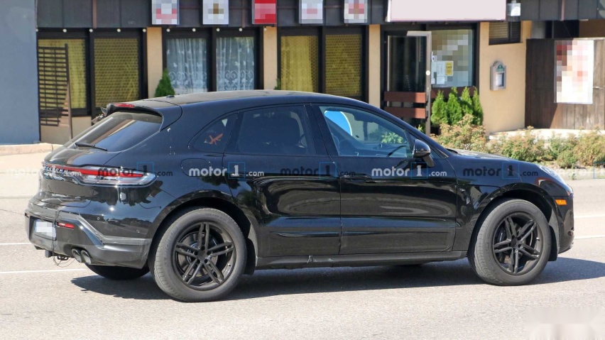porsche-macan-second-facelift-spy-photo.jpg