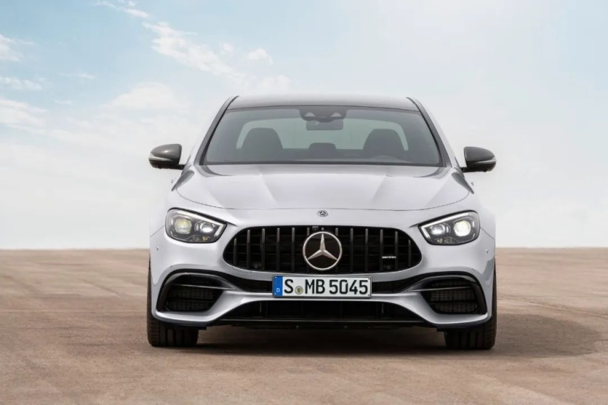新款宝马M5 vs 奔驰E63 AMG，看完就知道怎么选了！