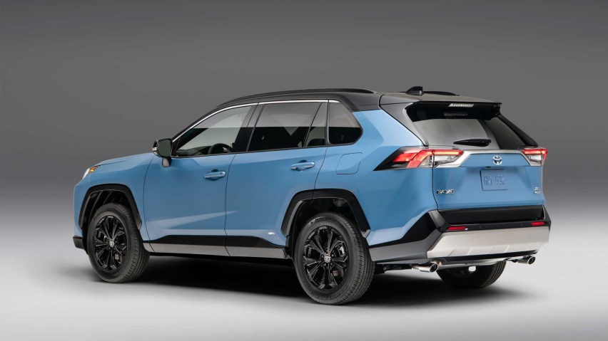 海外版2022款丰田RAV4官图发布！强迫症能接受中控屏加按键吗？