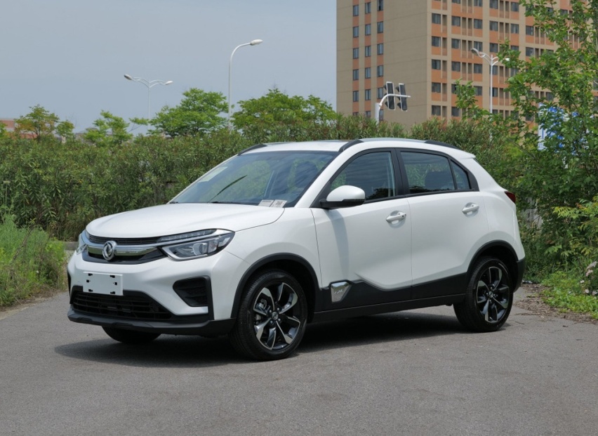 东风风神AX4 1.0T车型上市，售7.59万元起