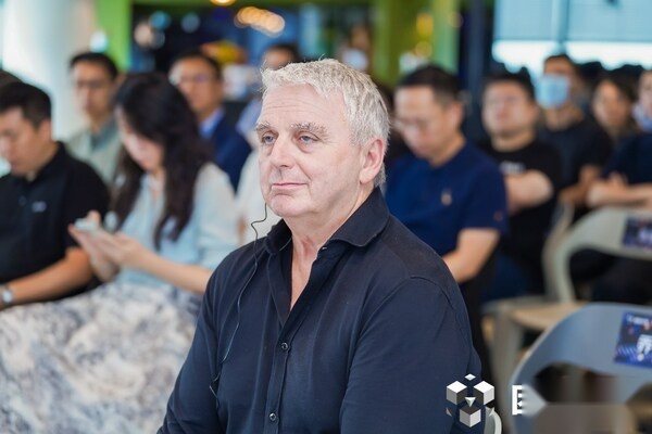 Unity全球CEO：John Riccitiello