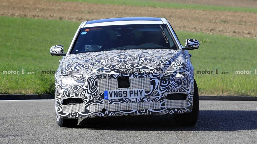 2021-jaguar-xf-l-spy-photos (3).jpg