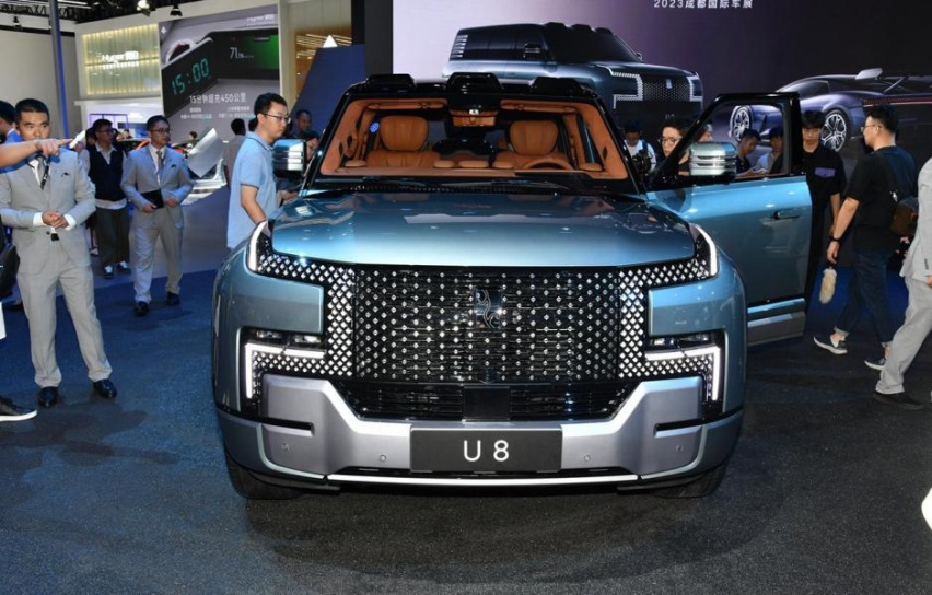 百万级别的国产大型SUV，仰望U8用实力霸气回应“质疑国产者”！