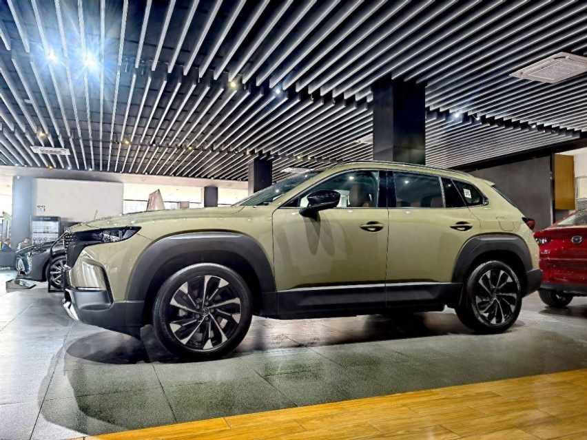 15万预算买2.5L合资SUV？探店马自达CX-50，新增畅行版