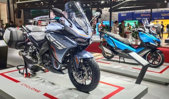 4.88万起！赛科龙RX6北京摩展正式上市 还有多款新车亮相