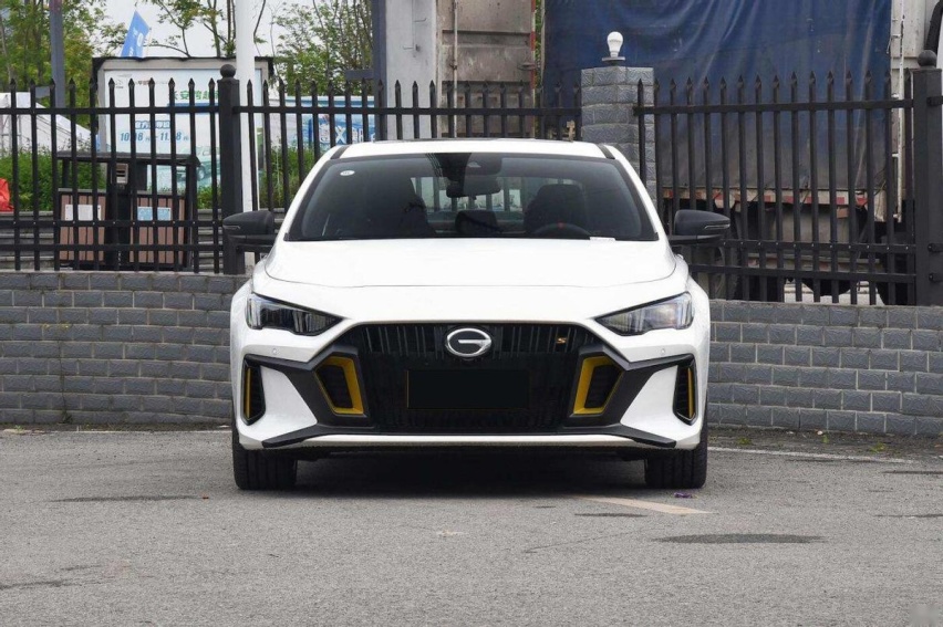 国产再出新卷王！13.8万就配2.0T+8AT，5秒破百，带你看全新影