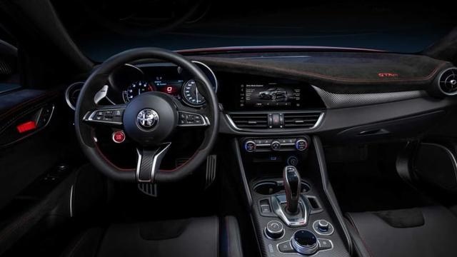 阿尔法·罗密欧Giulia GTA/GTAm官图发布