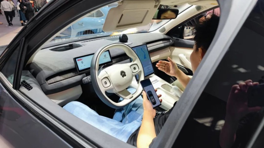 实测蔚来全景互联技术：AR体验临场感强，新NOMI更聪明了