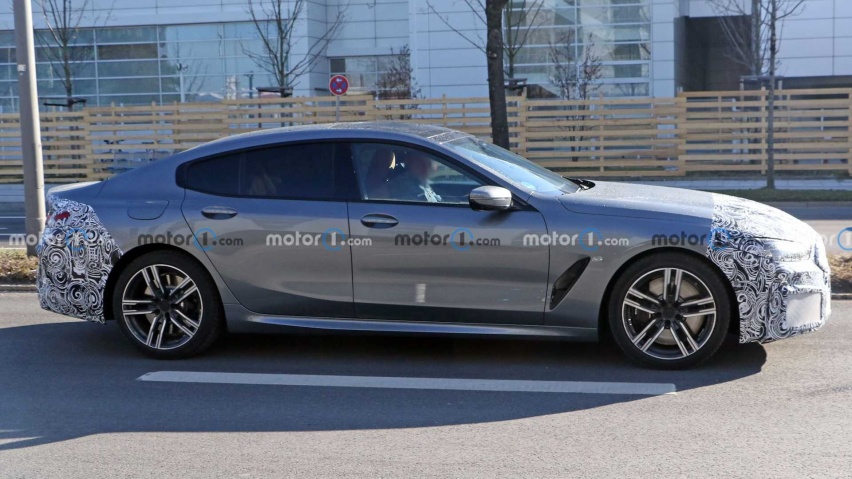 新BMW 8系Gran Coupe四门版车型 轻伪谍照曝光