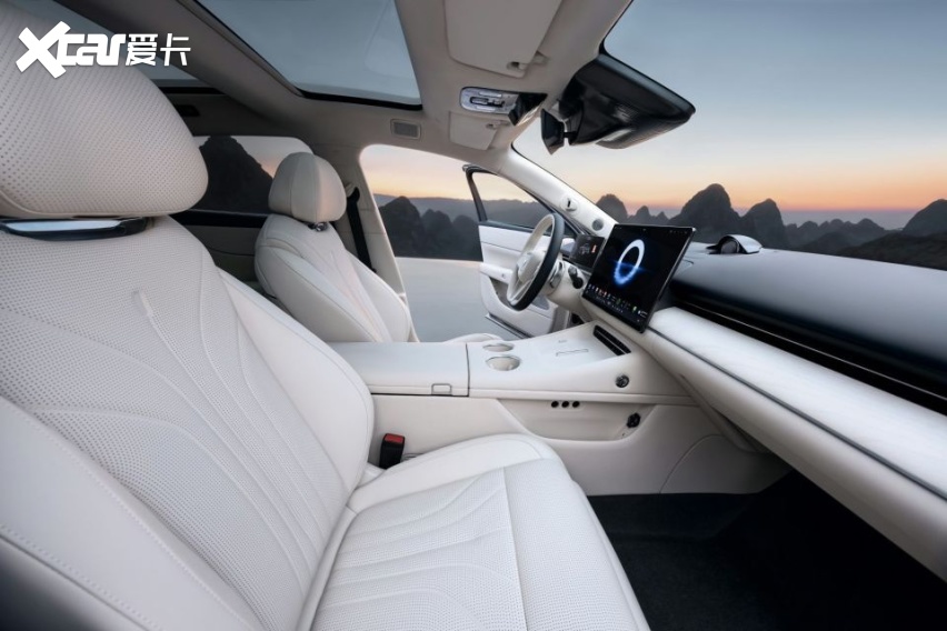 岚图追光L携八大旗舰科技颠覆上市 破晓豪华新局