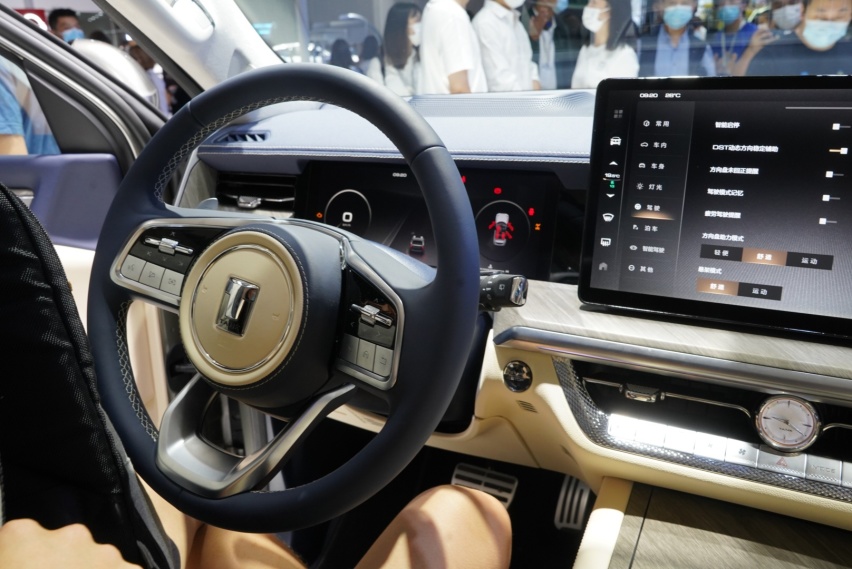 成都车展实拍坦克500：3.0T V6+9AT，实力圈粉