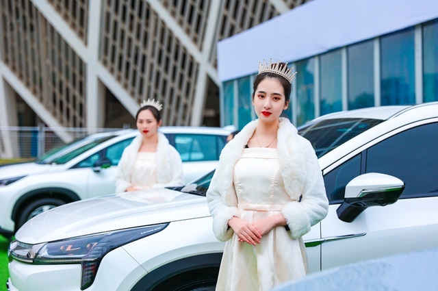 这款国产车，百公里加速3.9秒，兰博基尼也拼不过！