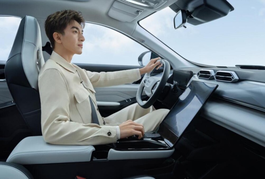 最懂上班族的SUV，东风风神皓瀚荣耀版售10.99万元起