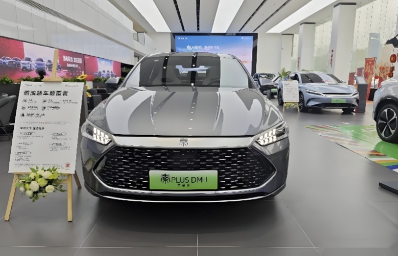 油车VS电车，2024一场拉锯战！