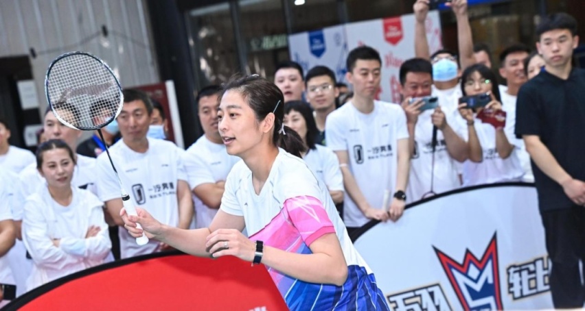 一汽奔腾这波跨界合作玩的真6，不仅吸粉无数还与年轻人玩在一起