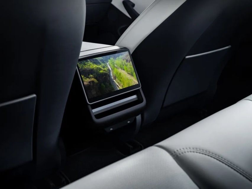Model 3 上新，友商松了一口气？