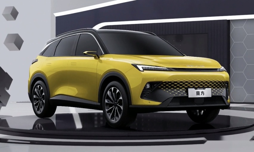从10万跌至8万级！华为鸿蒙智能座舱，全新大空间SUV