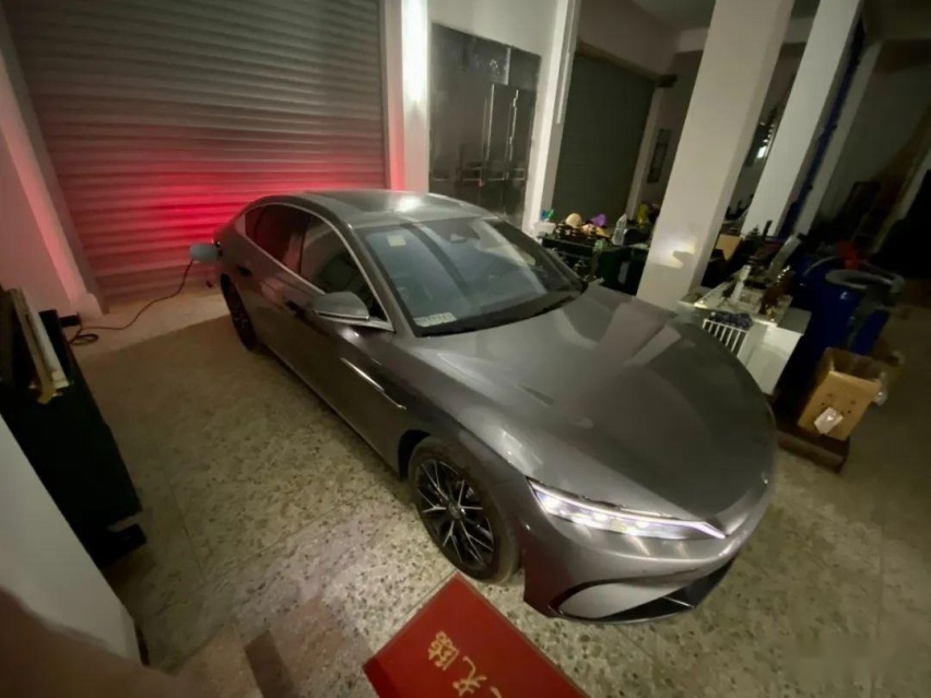 把汉EV开回家过年，亲戚都不问我什么时候结婚、一个月赚多少了？
