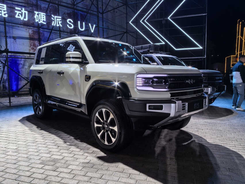 方程豹首款车型豹5正式上市，售价28.98万元起