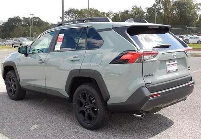 新款丰田RAV4 TRD海外实拍 将配备智能电控四驱系统