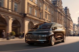 AI重构增程价值，吉利银河V900带来“空间效率”与“能量效率”的双重