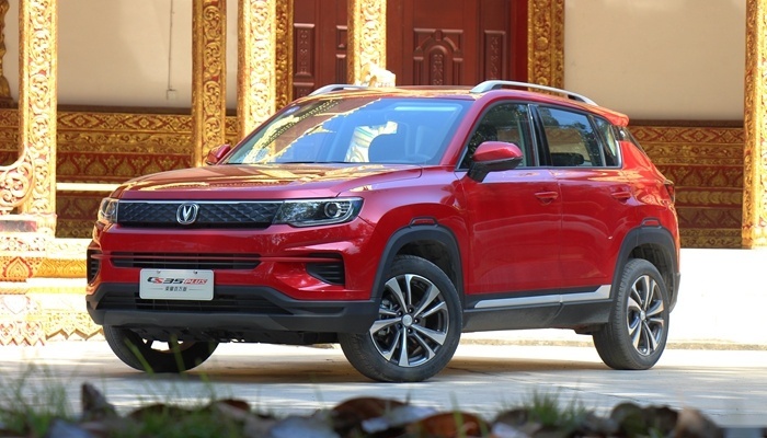 长安CS35 PLUS居然“简配”？变速箱从AT变CVT