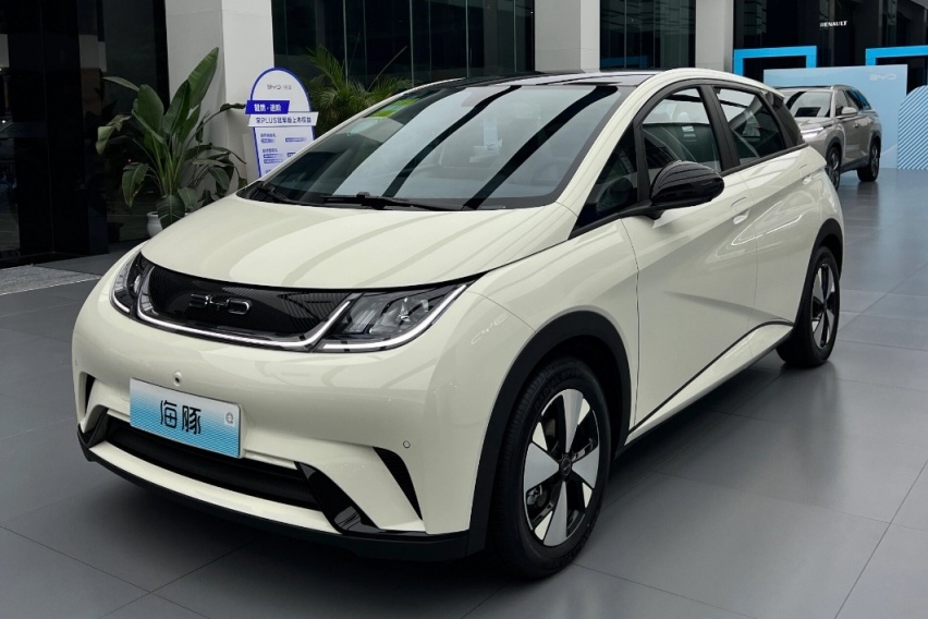 比亚迪“掀桌子”！秦PLUS DM-i降至8.98万起，汉EV优惠2万