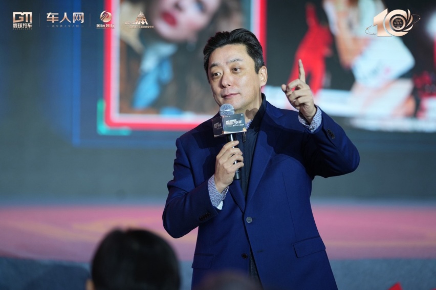 阿维塔12荣获2023寰球汽车年度车大奖 中国汽车2024再接再厉