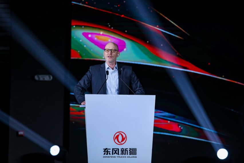 东风新疆2024年合作伙伴大会暨X系列新品发布在十堰举行