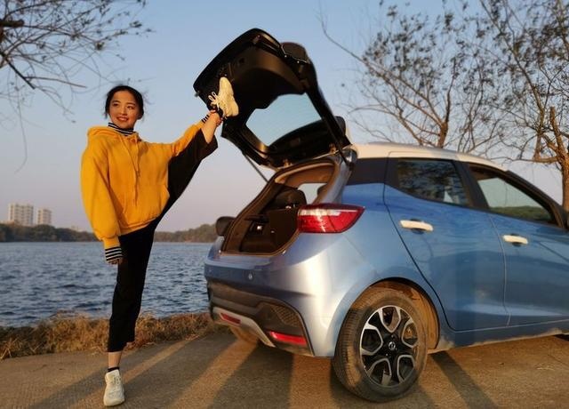 比飞度耐看，25块钱能开300KM，这易至EV3仅6.68万