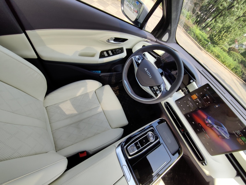 三四十万买高端纯电动SUV,蔚来ES6与AION LX PLUS该选谁