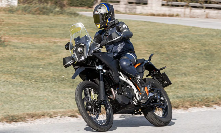2025款KTM 390 Adv 将迎来升级，前脸堆叠大灯，动力配置全