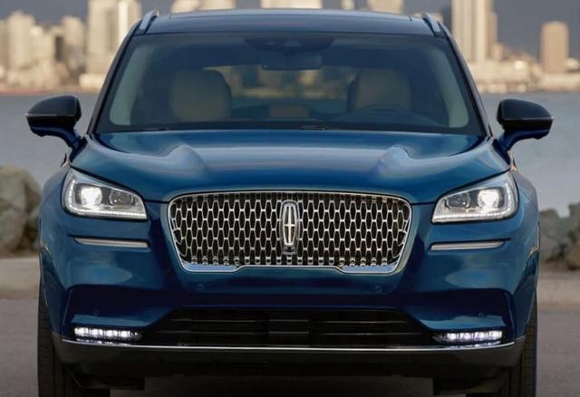30万选SUV，空间大+配置够实用，林肯冒险家比宝马X1更值