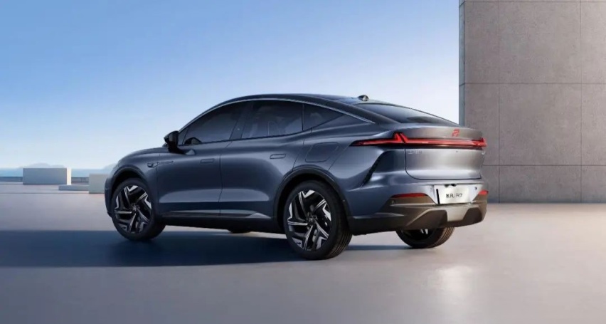 搭载最大华为AR-HUD 飞凡旗舰SUV R7大湾区车展首秀