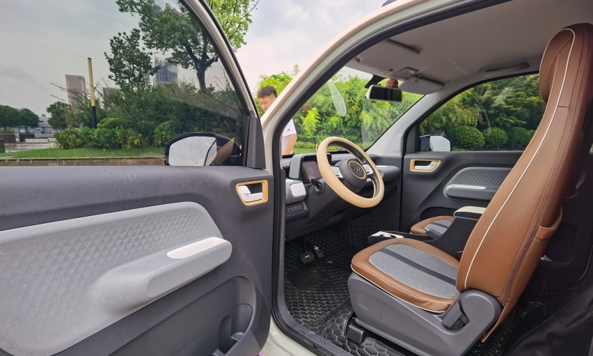 试驾五菱宏光MINI EV GB版：为广大青年而造的代步大玩具
