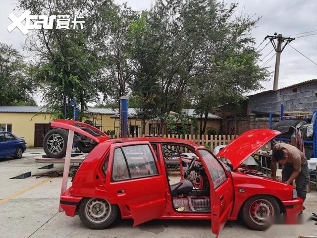 最早国产的JDM车型之一，这辆夏利曾经红遍大江南北