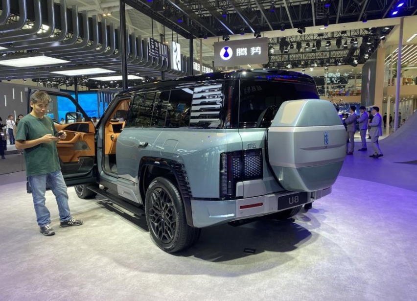 百万级别的国产大型SUV，仰望U8用实力霸气回应“质疑国产者”！