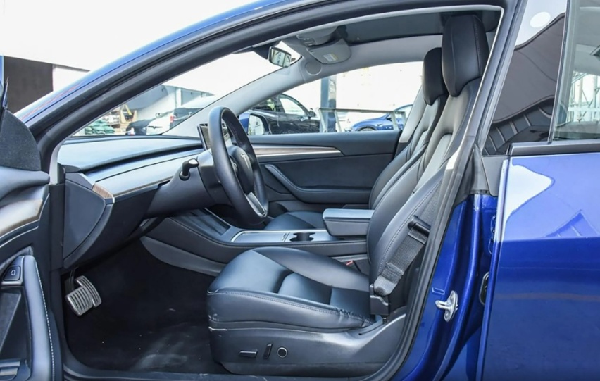 Model 3高性能电动车，搭配固特异e 锐乘轮胎，让你体验未来的驾驶