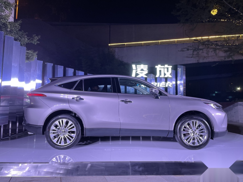 定调“优雅”与“从容”，一汽丰田凌放被称丰田最美SUV？
