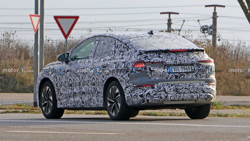 audi-q4-e-tron-and-q4-e-tron-sportback-spy-photos (4).jpg