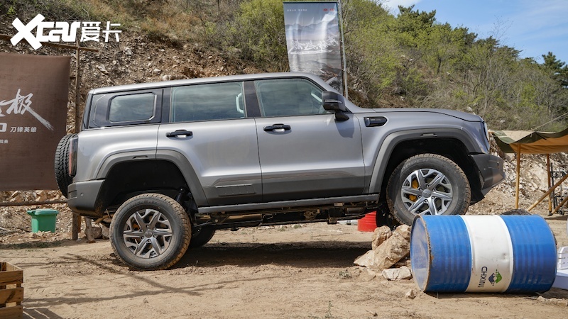 0大速比分动器 体验越野攀爬第一车:全新bj40刀锋英雄版-爱卡汽车爱咖