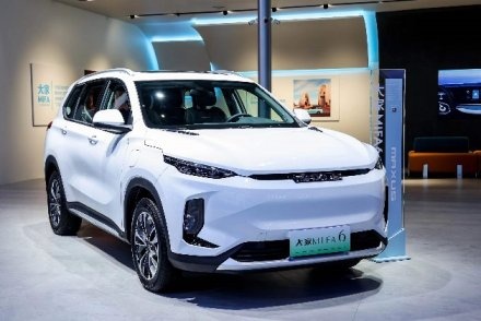 上汽大通MAXUS大型纯电性能皮卡、GST概念车和大家MIFA7谍照曝