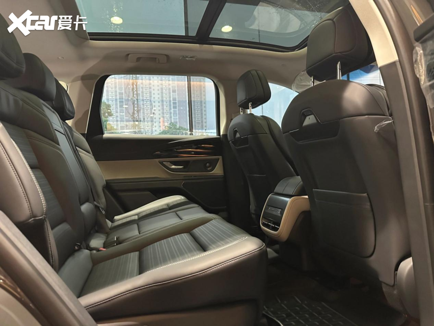 全新一代林肯航海家：豪华与科技的完美结合